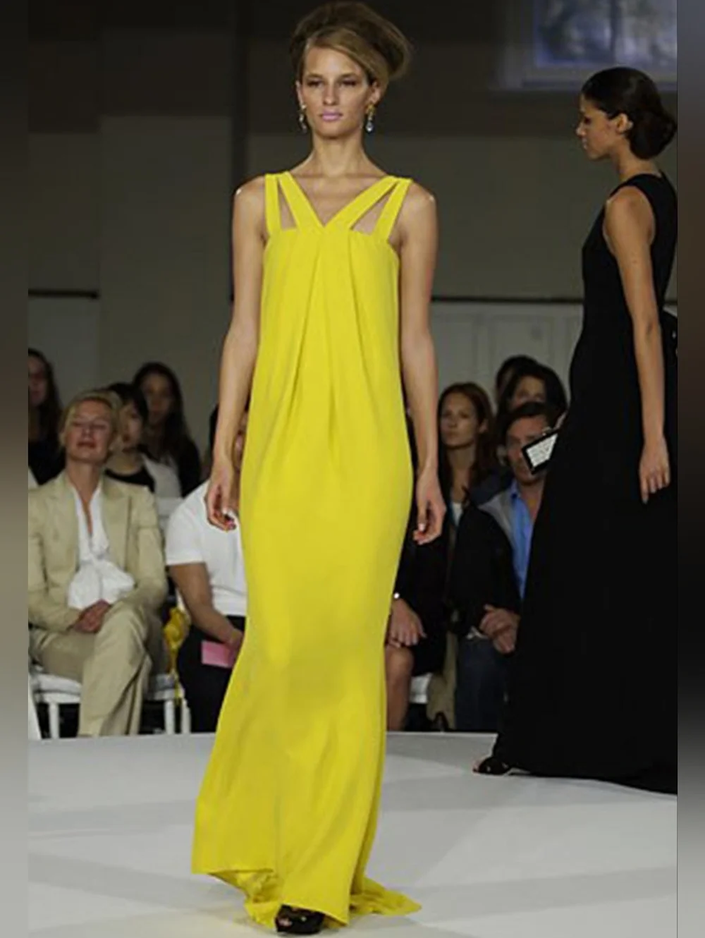 ●$5,000 OSCAR DE LA RENTA CHARTREUSE SILK GREECE YELLOW RUNWAY GOWN US 8